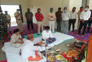 sp-divyang-patel-worshiped-arms-at-protected-center-on-vijayadashami-festival-in-bemetara