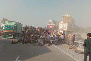 alwar road accident,  two truck collision in alwar