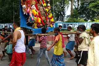 তেজপুৰত ক'ভিড প্ৰট'কল উফৰাই বিসৰ্জনস্থলীত ভক্তৰ ভিৰ