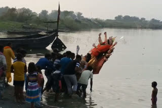 durga maa statue immersion