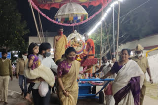 District Collector Rohini Sindhuri visited Chamundi Hill 10th day of Navratri