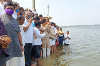 b-c-patil-dedicate-bhagina-to-dhurga-devi-lake-at-haveri