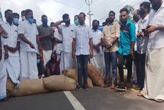 alappuzha youth congress  youth congress protest  youth congress kuttanad protest  ആലപ്പുഴ യൂത്ത് കോൺഗ്രസ്  യൂത്ത് കോൺഗ്രസ് പ്രതിഷേധം  കോൺഗ്രസ് കുട്ടനാട് പ്രതിഷേധം