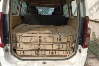 Mundka police arrested 33 smugglers with cartoon liquor