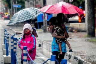 Philippines typhoon  typhoon Molave  flash floods  Three killed, many missing as Molave strikes Philippines  Philippines  Typhoon Molave  ഫിലിപ്പീന്‍സില്‍ ചുഴലിക്കാറ്റില്‍ മൂന്ന് പേര്‍ മരിച്ചു  ഫിലിപ്പീന്‍സ്  മനില