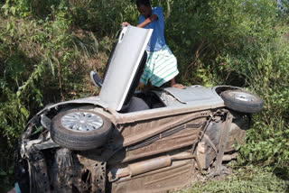 Uncontrolled car crushed two youths in Seraikela