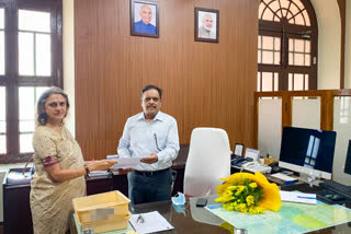 Rahul Agarwal  takes charge as new Divisional Railway Manager of SWR