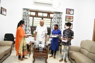 CM BS Yadiyurappa helps to students of hoskere halli