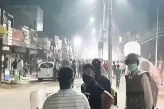 Lathicharge during Durga visarjan