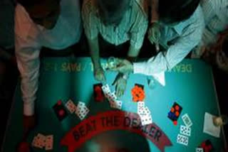 probe-against-7-policemen-those-who-involved-in-playing-cards-in-hotel