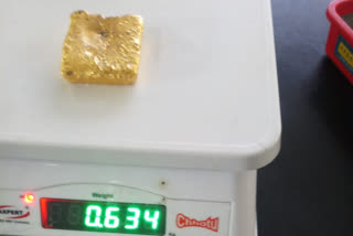 Gold worth Rs. 32 lakhs seized at Mangaluru airport  Gold  smuggling  gold smuggling  gold seized  customs department  gold in powder form  Gold from Dubai  മംഗലാപുരം വീമാനത്താവളത്തിൽ സ്വർണ്ണക്കടത്ത്  കസ്റ്റംസ് സ്വർണ്ണം പിടികൂടി  സ്വർണ്ണക്കടത്ത്  മംഗലാപുരം അന്താരാഷ്‌ട്ര വീമാനത്താവളം