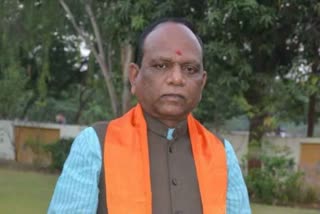 alcohol-used-for-anointing-in-khatmuhurat-bharuch-mp-mansukh-vasava-shows-displeasure