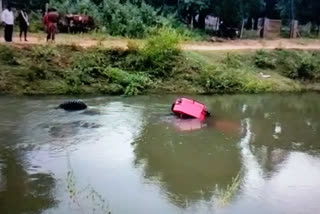 A tractor accidentally plunged into a canal at nathavaram vizag district