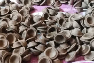 Special Cow dung diyas for this Diwali