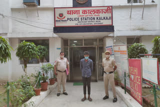 Delhi police arrested a vehicle thief in Kalkaji