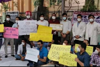 north mcd doctors ends hunger strike after getting salary in delhi