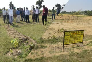 পুরুলিয়ায় 'মাটির সৃষ্টি প্রকল্প'-র কাজ