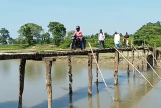 ডাউৱাগুৰীত মৰণফান্দত পৰিণত হৈছে এখন বাঁহৰ দলং