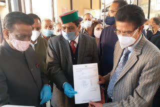 Shimla Congress donated medical equipment to IGMC