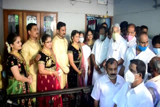 oomman chandi panjaratnam visit  panjaratnam marriage  പഞ്ചരത്നങ്ങളുടെ കല്യാണം  ഉമ്മൻ ചാണ്ടി വാര്‍ത്തകള്‍