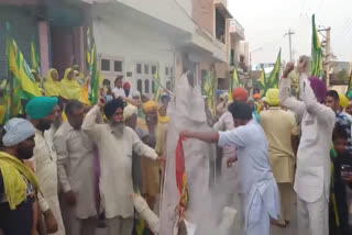 BKU Ekta Ugrahan burns effigy of Modi and BJP leader Sandeep Malana