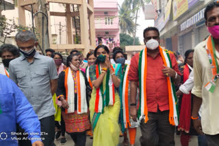 Congress leaders campaigning in Rajarajeshwari Nagar