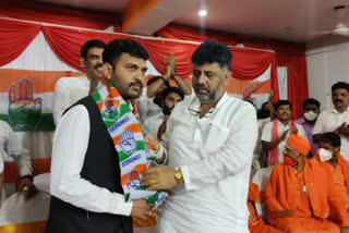 DK Shivakumar by election campaign