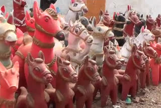 Horse statue is offered in the temple of Mangtu Baba of Balod