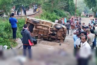 Seven people died in a road accident