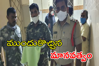 police saved a child at warangal mgm hospital