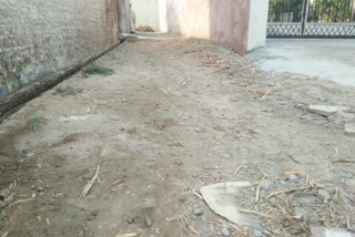 streets damaged in dhinchau village in delhi