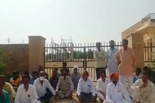 jaisalmer farmer protest for electricity,नलकूप किसानों की फसल खराब