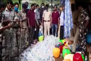 స్వాధీనం   Police Attacks on Natsara bases in kurnool jaggery juice seizured