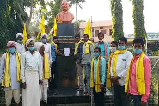 Tribal organization in Barwani has submitted memorandum to Ambedkar statue