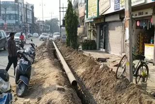 shopkeepers facing problem due to pipeline work in kurukshetra