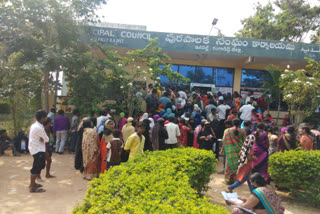 flood effected people protest at jalpalli municipality rangareddy district