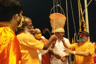 akashdeep lit at dashashwamedh ghat