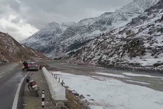 Lahaul sees influx of tourists with season's first snow