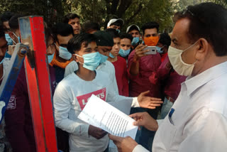 youth protest against increasing drug smuggling in yamunanagar