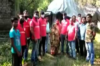 Effect of Etv Bharat: Local organisation helps old lady in Jajpur