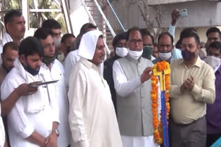 Sugarcane crushing work started in Palwal sugar mill