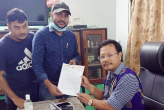 The Chief Minister of Meghalaya handed memorandum to Oikya Sena Assam