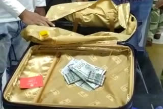 CISF caught a passenger with foreign currency