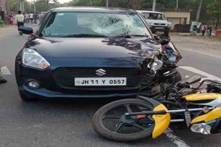 a-young-man-died-in-road-accident-in-dhanbad