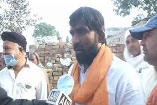 yogeshwar dutt cast vote baroda