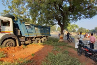 One dies in a two-wheeler accident