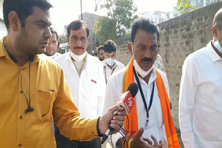 bjp-candidate-visited-polling-stations