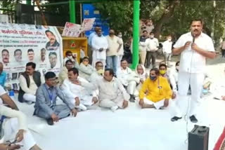 Cleaning staff protest outside the Corporation office in delhi