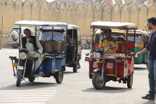 दिल्ली मेट्रो स्टेशनों पर यात्रियों को ई-रिक्शा की सुविधा उपलब्ध कराएगी उबर