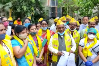 agitation by national obc federation at district collector office in nagpur